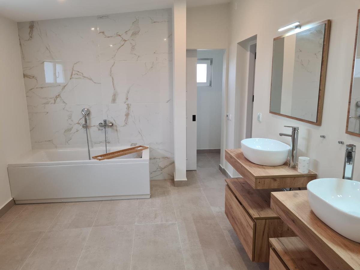Quinta Omorka Suites Lagos Exteriör bild